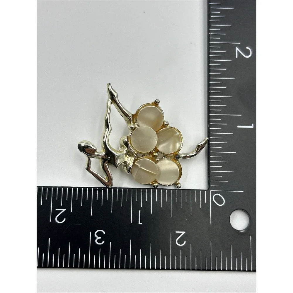 Vintage Brooch Pin Prima Ballerina Dancer Mother of Pearl Shell‎ Jewelry
